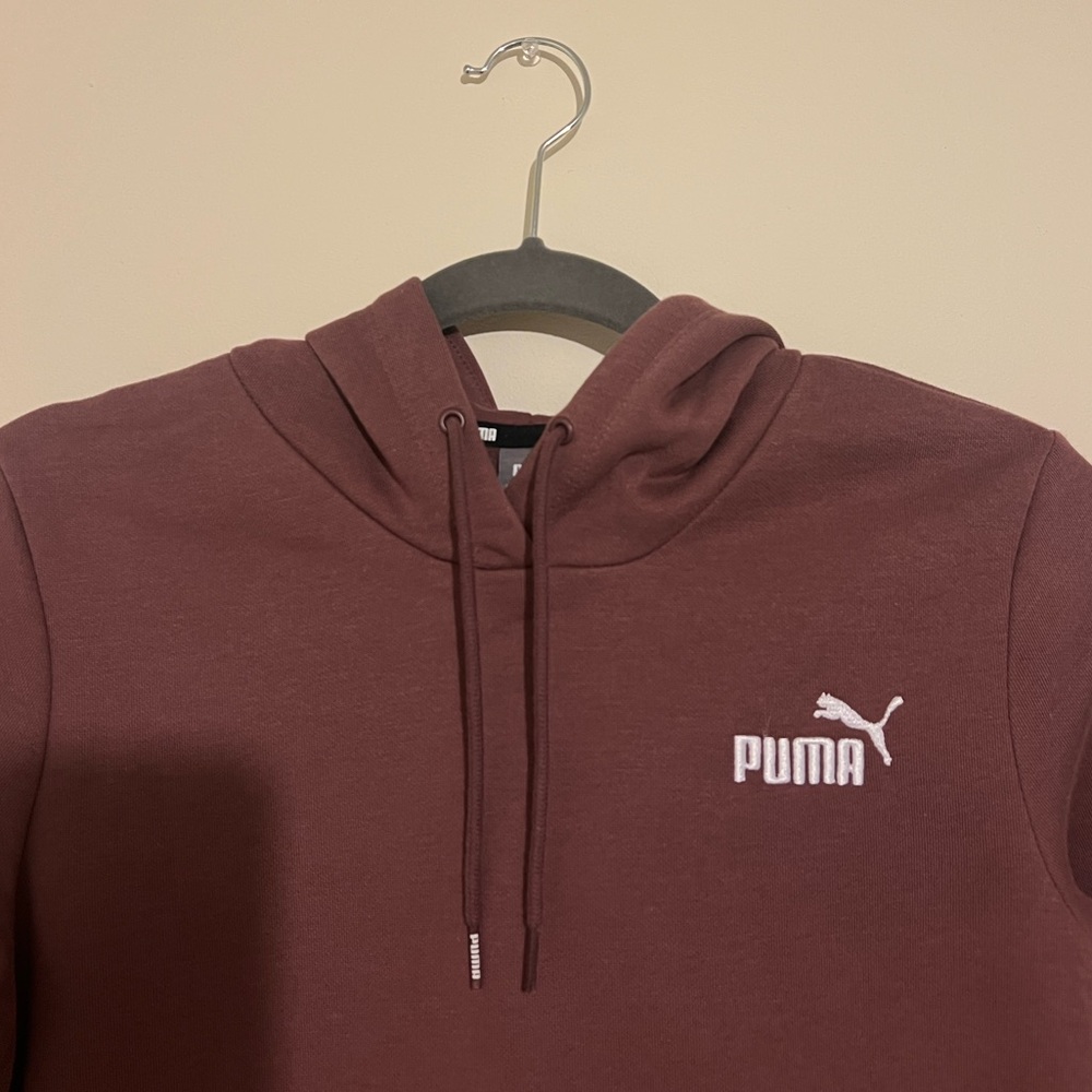 Women’s size small never worn mauve athletic Puma sweater